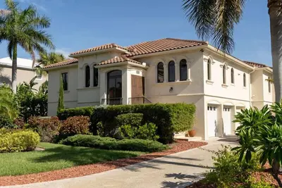 Image de Sandcastle Une superbe maison spacieuse nouvellement construite proche de tout! ÉCONOMIES De Printemps! !