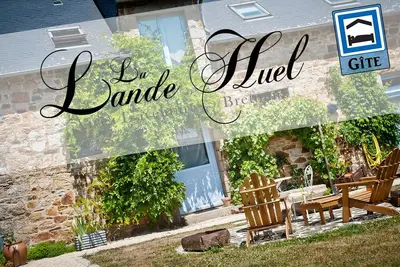 Image de Maison de Charme entre Mer et Campagne.