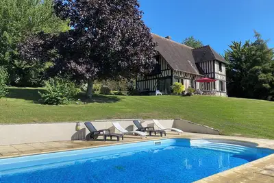 Image de Maison normande avec piscine, vue exceptionnelle sur sa campagne, proche plages