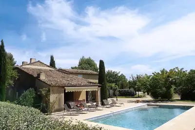 Image de Sud Luberon, Mas de charme ****, 6 personnes, piscine, propriété de 1 ha