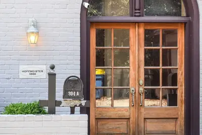 Image de Beau condo du centre-ville de 3 chambres accessible à pied avec 7 lits