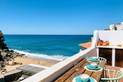 Image de Maison de plage romantique unique par l'océan Atlantique