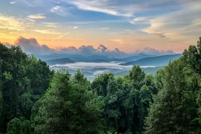 Image de Mountaintop Accueil avec des vues fantastiques