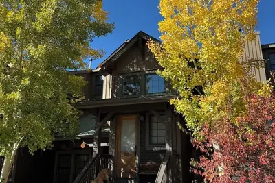 Image de De superbes vues des montagnes Rocheuses - 2br, 2ba, 1 Loft - Kicking Horse, Granby Ranch