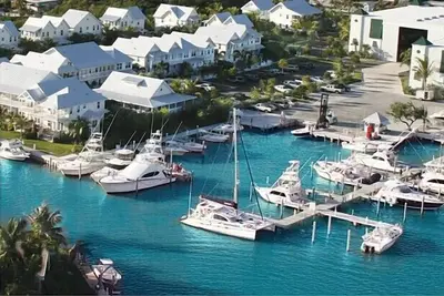 Image de La vie au paradis avec un glissement de bateau dans un complexe classé n ° 1 à Marathon - Coral Lagoon
