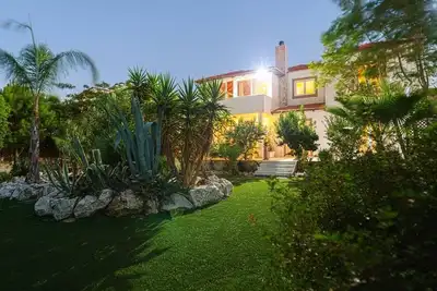 Image de ☀️Jacuzzi Villa, immense Jardin, à Kalithea Springs