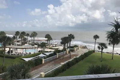 Image de Condo en bord de mer à Historic King and Prince Resort