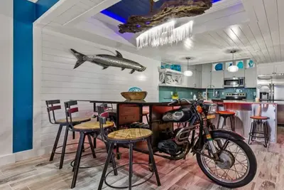 Image de Magnifique Condo ENTIÈREMENT RÉNOVÉ Sur La Plage. . . De Grandes Vues, Regardez Le Monde Passe!