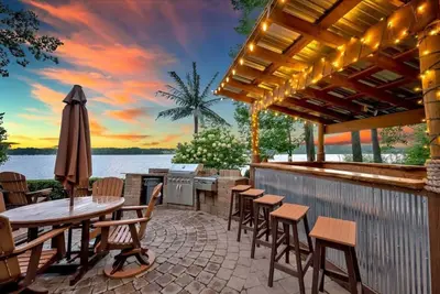 Image de Zeron`s Private Island Summer Paradise sur le lac Sage avec location de bateau en option