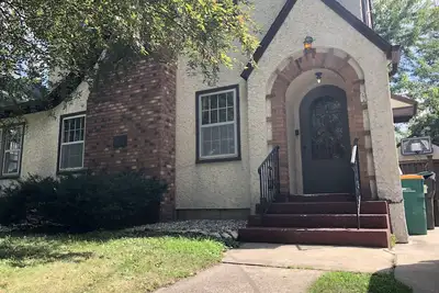 Image de Cette maison de charme est pour vous! Idéalement situé à 1/2 mile de Mayo Clinic.