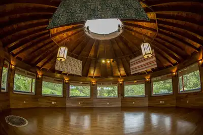 Image de Hamakua Eco-Lodge Retreat Centre dans une forêt de conservation isolée