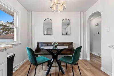 Image de Minutes de Lambeau, Remodeled, Modern & Clean