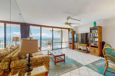 Image de Nouvelle Liste! Oceanfront condo w / coucher de soleil et vue sur l'océan, piscine chauffée, grande véranda