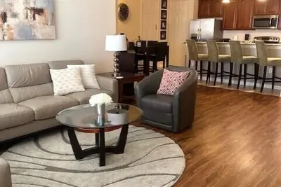 Image de Penthouse à Vista Cay. Par piscine principale. Près de tous les parcs. I'Drive, Convention