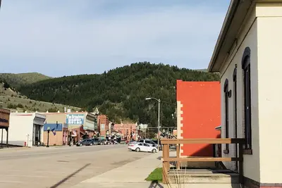 Image de Vous ne pouvez pas vous rapprocher de tout ce qu'il y a à aimer dans le centre-ville de Philipsburg!