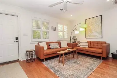 Image de Cozy Cottage Costal situé au centre - Famille et animaux acceptés (côté B)