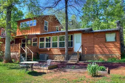 Image de Creek & Garden Cottage | 1br 2ba | Sauna au cèdre | Bain à remous | Pêche à la truite