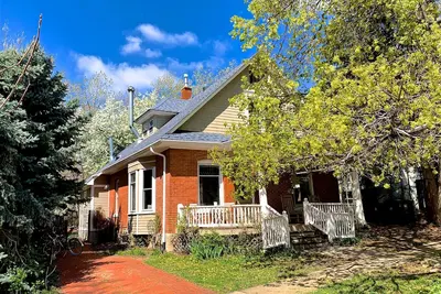 Image de Marchez jusqu'à Pearl Street - avec une superbe arrière-cour!