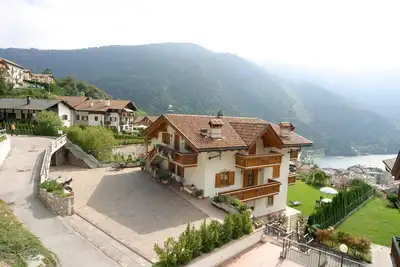 Image de Villa individuelle avec vue imprenable sur les Dolomites et le lac Molveno ****