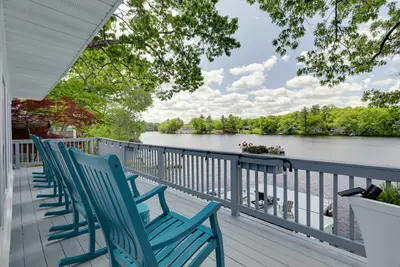 Image de Fans de football Lake House - 5 minutes à Foxborough!