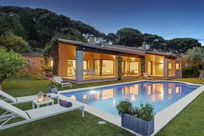 Image de Location de villa avec piscine à Begur, Casa de camp