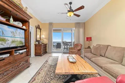 Image de Penthouse SeaSpray E1023 2br - Directement sur la plage avec un intérieur spacieux!