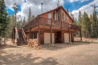 Image de Retraite de montagne tranquille dans la vallée du soleil