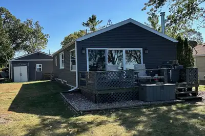 Image de Cabine familiale sur la baie!