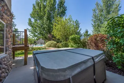 Image de Maison de ville de luxe 5 étoiles avec home cinéma de luxe et bain à remous privé