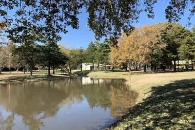 Image de 16 personnes - Maison et dortoir - 21 acres - Locations de vacances Texoma - Lac Texoma