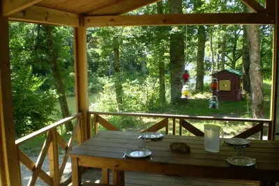 Image de Petit chalet soigné avec Jacuzzi, un lac, pêche, randonnées