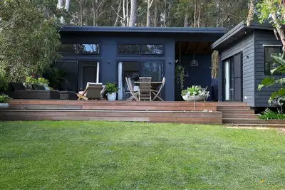 Image de L'escapade Wifi disponible et cour clôturée pour votre chien.