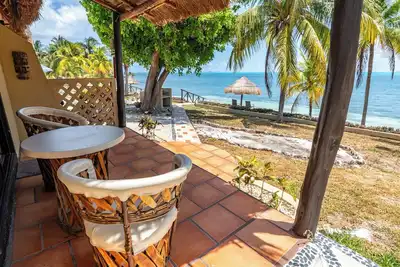 Image de Villa en bord de mer climatisée avec piscine chauffée