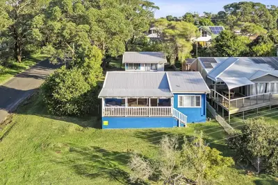 Image de Sting Ray Bay se trouve à quelques pas des Washerwomans et de la plage Inyadda. Animaux acceptés