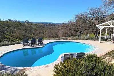 Image de Superbe 30ac Ranch w Pool, Court de tennis, Jeux, Randonnée, Incroyable Sunset Views