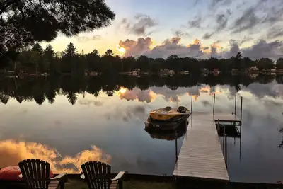 Image de Waterfront Cottage sur Private «Farmer» Lake, pour 10 personnes, nager, pêcher, Bateau, Vtt