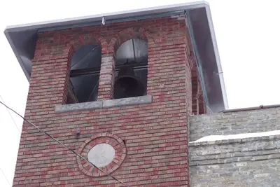 Image de À seulement deux pâtés de maisons de la St. Rivière Louis et près de deux débarquements de bateaux.