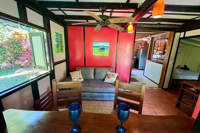 Image de Villa sur la plage - À quelques pas de la plage avec jardin plein d'animaux sauvages!