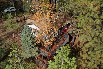 Image de Magnifique maison au bord du lac près de Yosemite