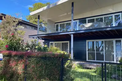 Image de Flat Rock Beach House Face à la Réserve de Front de mer et Offre une vue sur L'océan