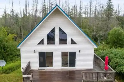 Image de Paradise Chalet - Adorable location toute l'année sur Paradise Lake - 6 personnes