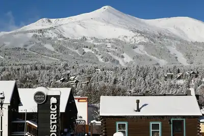 Image de Accédez à 6 spas! Suite Premium Ski-in / Ski-out | Balcon et cheminée