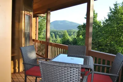 Image de Populaire côté sud - Belle vue sur les montagnes - pavée à la porte d'entrée