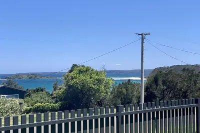 Image de Life's A Beach est situé à proximité d'une passerelle vers la plage de Manyana et Green Island. Animal admis à l'extérieur.
