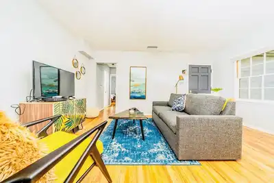 Image de Voyage d'affaires 1bdrm Apt @ Wb Studios