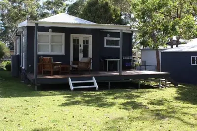 Image de Nautilus est situé dans le nord de Bendalong et est un joli chalet côtier d'antan