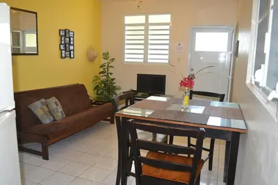 Image de Isola - Apt privé au 1er étage dans un beau quartier à quelques minutes des plages et du Bqn