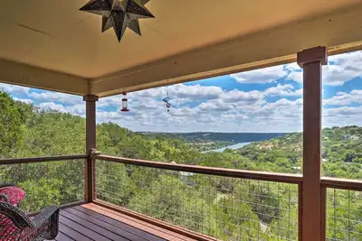 Austin Home avec 2 terrasses et vues, à 2 lacs!