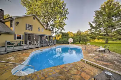 Image de Nouveau! Dayton Home w / Pool, Porch & Deck sur 37 acres!