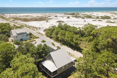 Image de Breeze Easy - Animaux acceptés, courte promenade à la plage et Red Bar, Grayton Beach, 30-A!